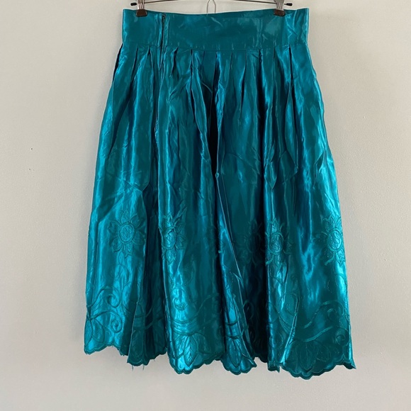 70s/80s Floral Embroidered Teal Blue/Green Full Style Skirt - Picture 4 of 6